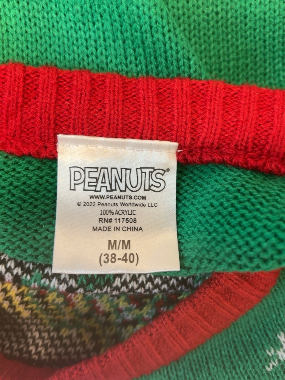 Men’s Peanuts Snoopy Christmas Holiday Sweater Green Red Size Medium - Picture 7 of 7